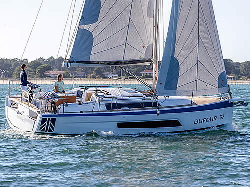 Rent the sailing yacht Dufour - 37