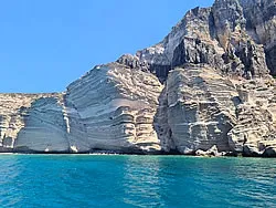 Sailing boat trips to the Cyclades